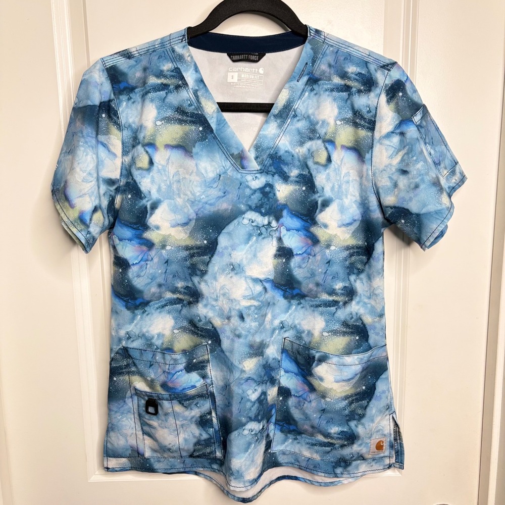 Carhartt Force Scrub Top Womens Small Blue Galaxy Abstract Print V-Neck EUC